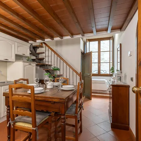 Dimora Storica Uffizi & Ponte Vecchio Apartmán *