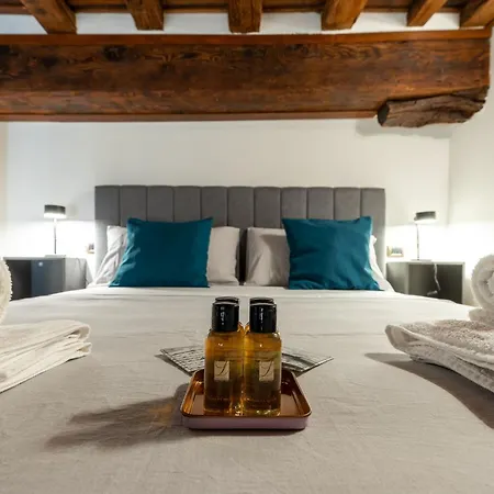 Dimora Storica Uffizi & Ponte Vecchio *